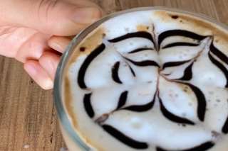 Çikolata Soslu Sütlü Kahve Tarifi