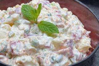 Köz Biberli Yoğurtlu Patates Salatası Tarifi
