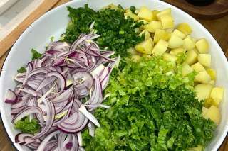Mor Soğanlı Patates Salatası Tarifi