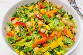 Yeşillikli Nohut Salatası Tarifi