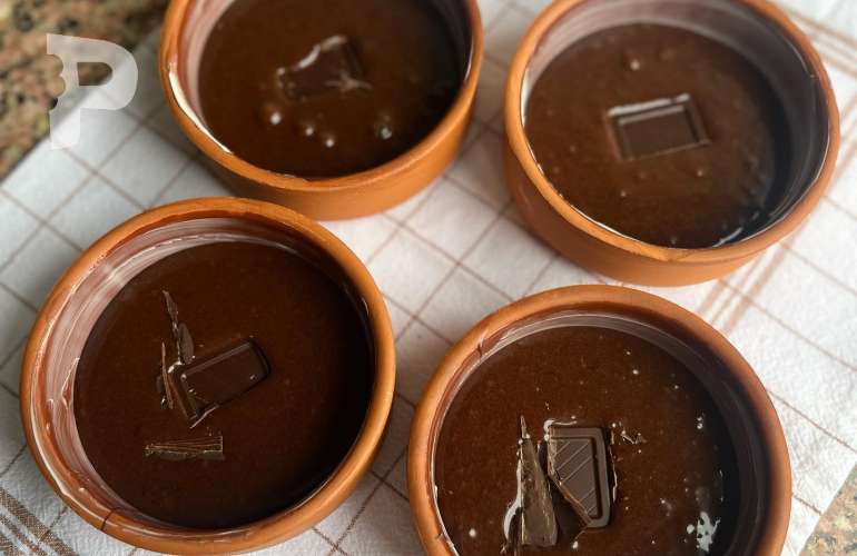 Az Malzemeli Çikolatalı Sufle Nasıl Yapılır
