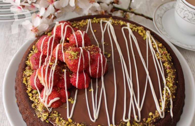 Bol Çikolatalı Krema Kaplı Kek Tarifi