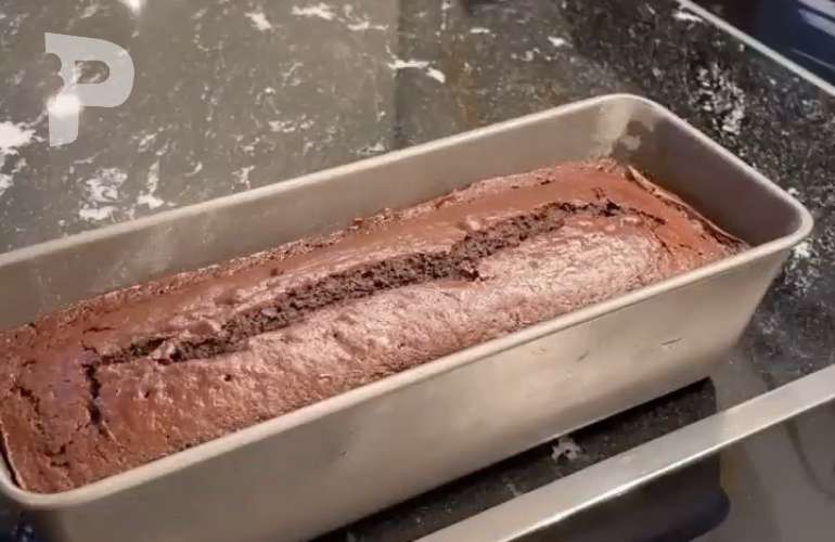 Çikolata Kaplı Kakaolu Kek Nasıl Yapılır