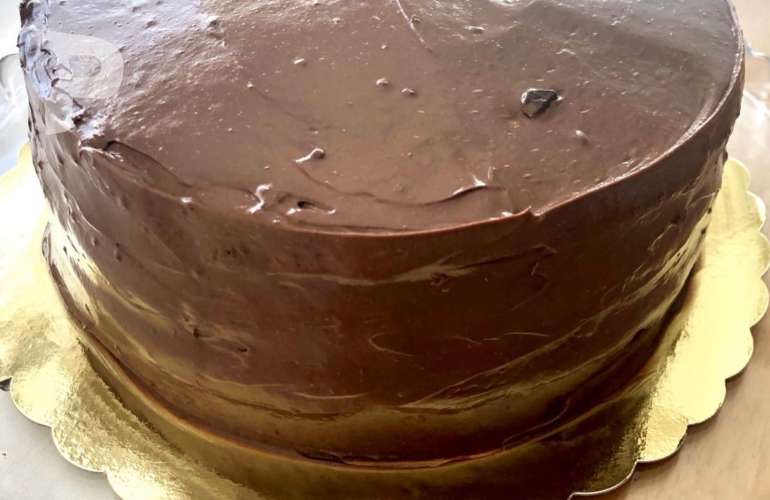 Çikolatalı Yaş Pasta Nasıl Yapılır
