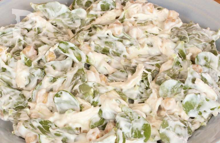 Çıtır Yufkalı Tavuklu Semizotu Salatası Nasıl Yapılır