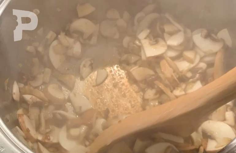 Ev Yapımı Kremalı Mantar Çorbası Nasıl Yapılır