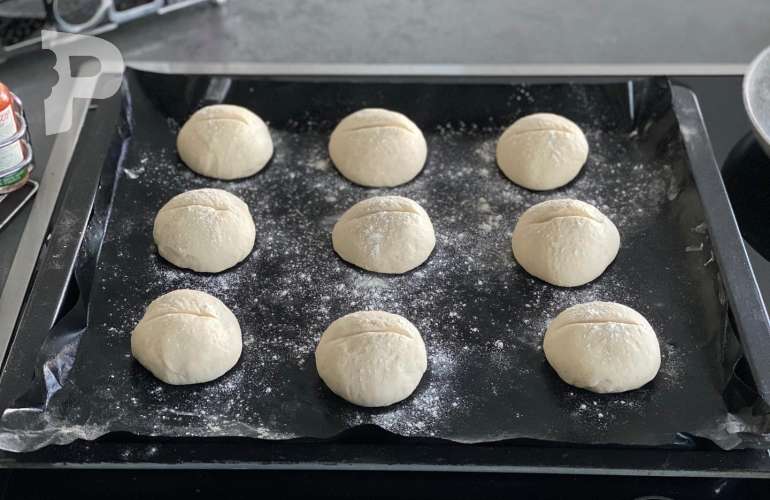 Kahvaltılık Mini Ekmekler Nasıl Yapılır