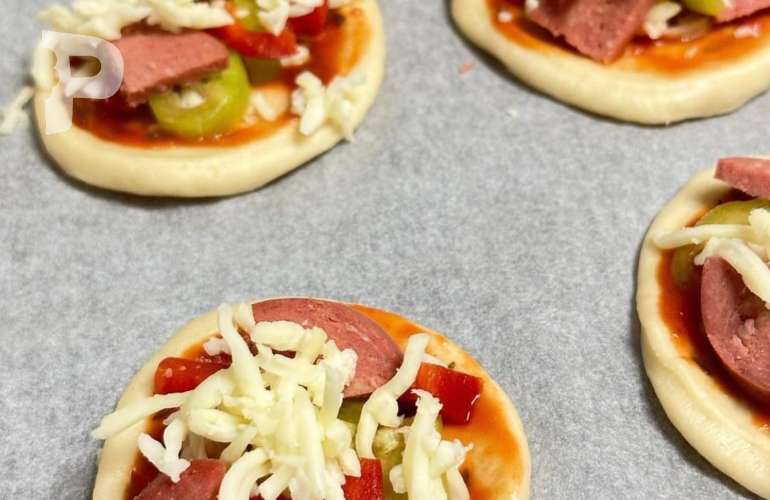 Kahvaltılık Mini Pizzalar Nasıl Yapılır