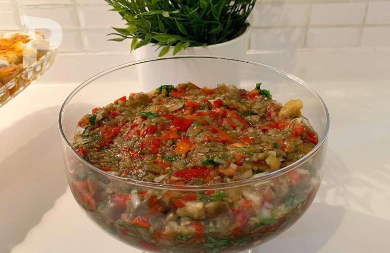 Köz Patlıcan Biber Salatası Tarifi