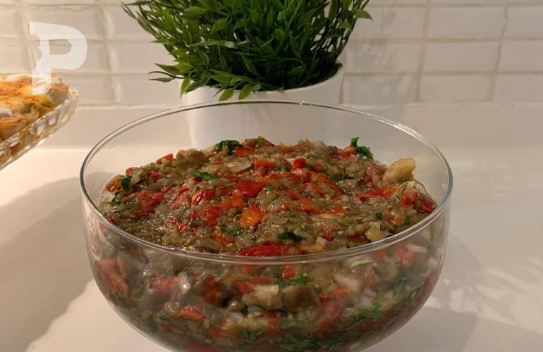 Köz Patlıcan Biber Salatası Tarifi