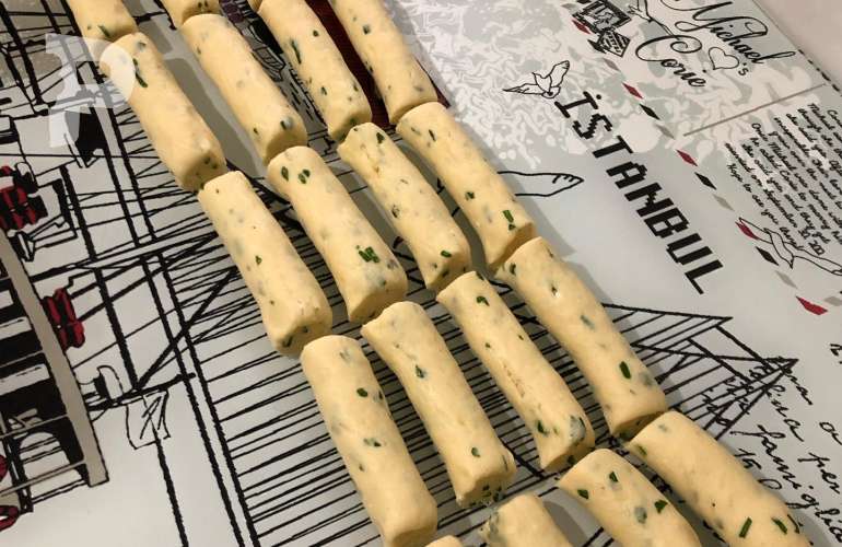 Mayasız Peynirli Pişi Yapımı