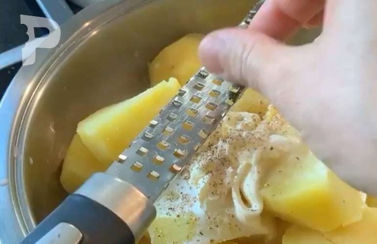 Patates Püreli Kıymalı Bostan Patlıcan Kebabı Nasıl Yapılır