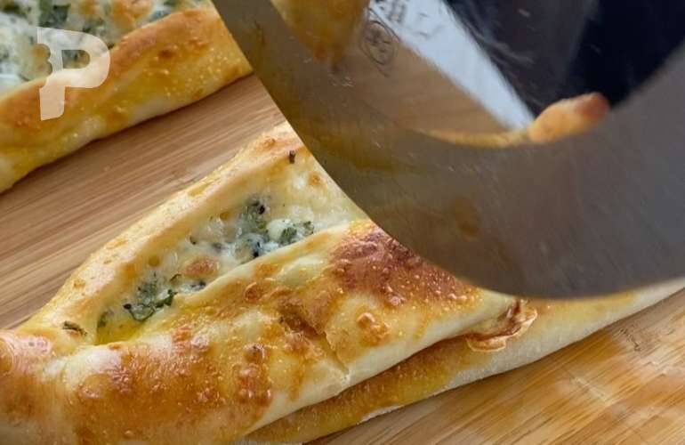 Peynirli Pide Nasıl Yapılır
