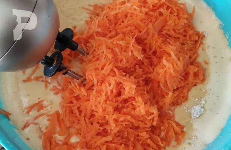 Portakallı Havuçlu Kek Nasıl Yapılır