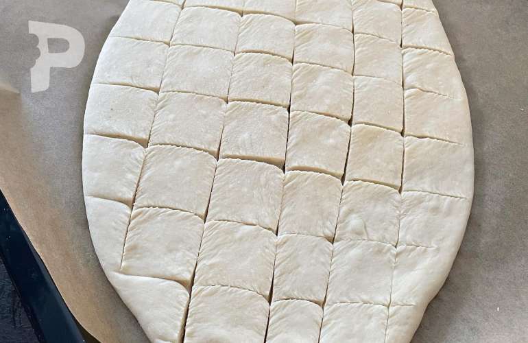 Sarımsaklı Domatesli Ekmek Nasıl Yapılır