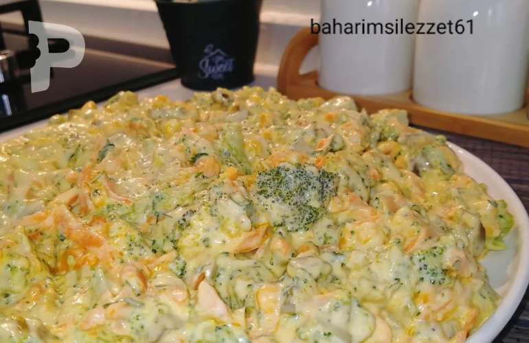 Soslu Brokoli Salatası Yapımı