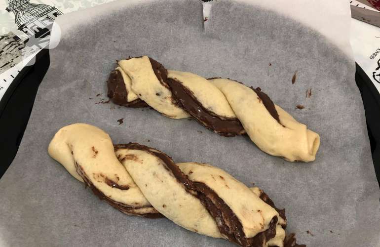 Tahinli Çikolatalı Çörek Nasıl Yapılır
