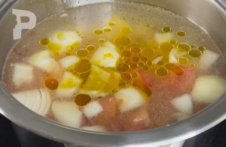 Tavuklu Sebze Çorbası Yapımı