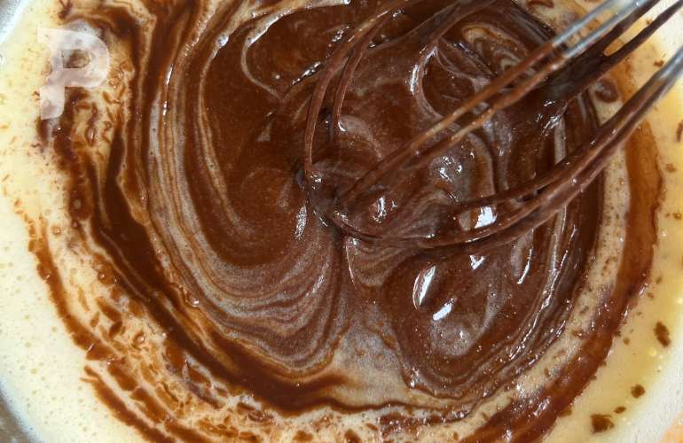 Üzeri Dondurmalı Brownie Yapımı