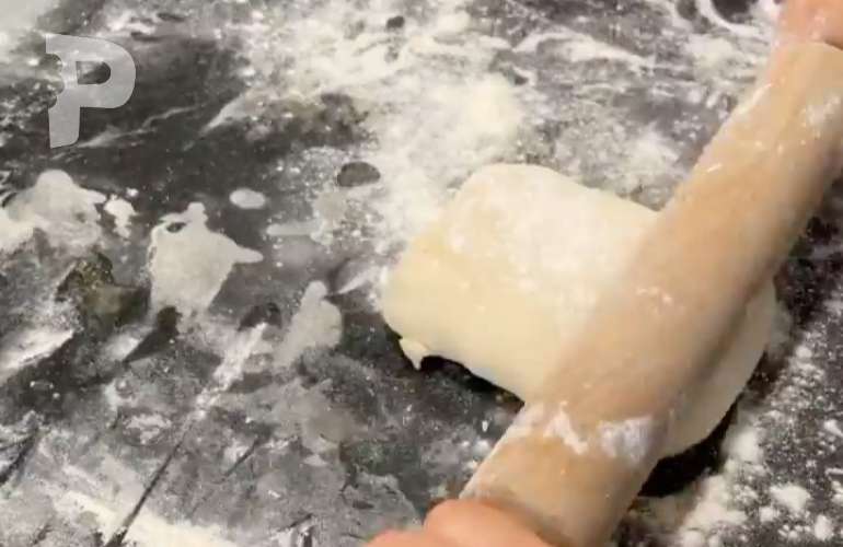 Yağlı Mayalı Çörek Nasıl Yapılır