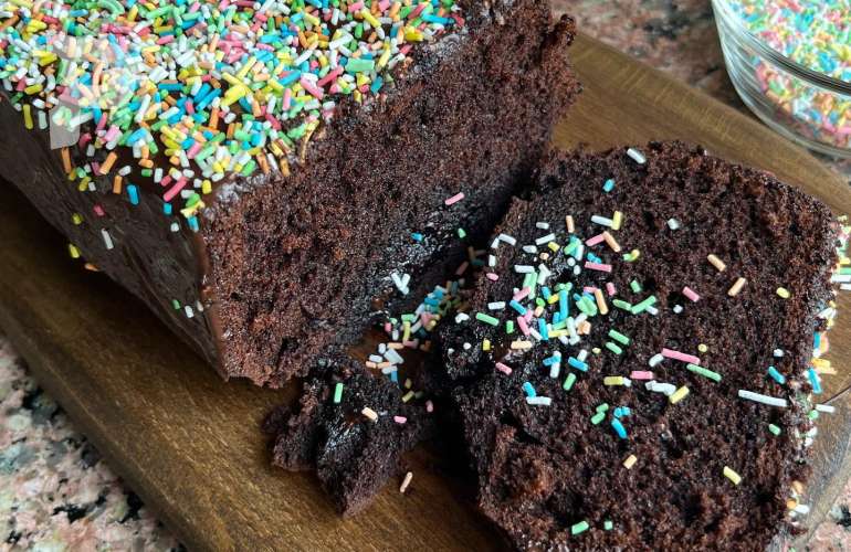 Yumuşacık Çikolatalı Baton Kek Nasıl Yapılır