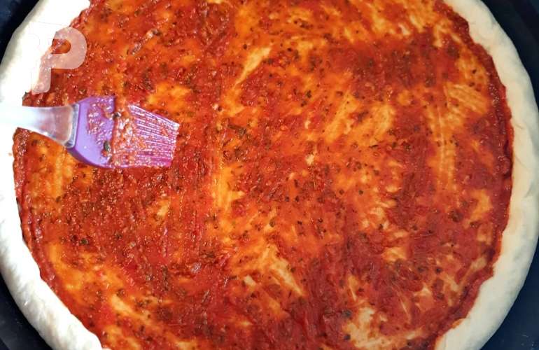 Yumuşacık Hamurlu Karışık Pizza Tarifi